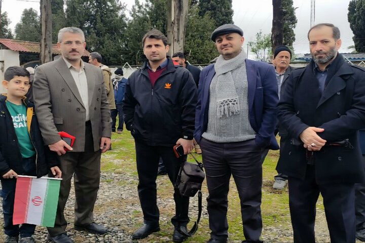 حضور دانشگاهیان دانشگاه آزاد نوشهر در راهپیمایی ۲۲ بهمن