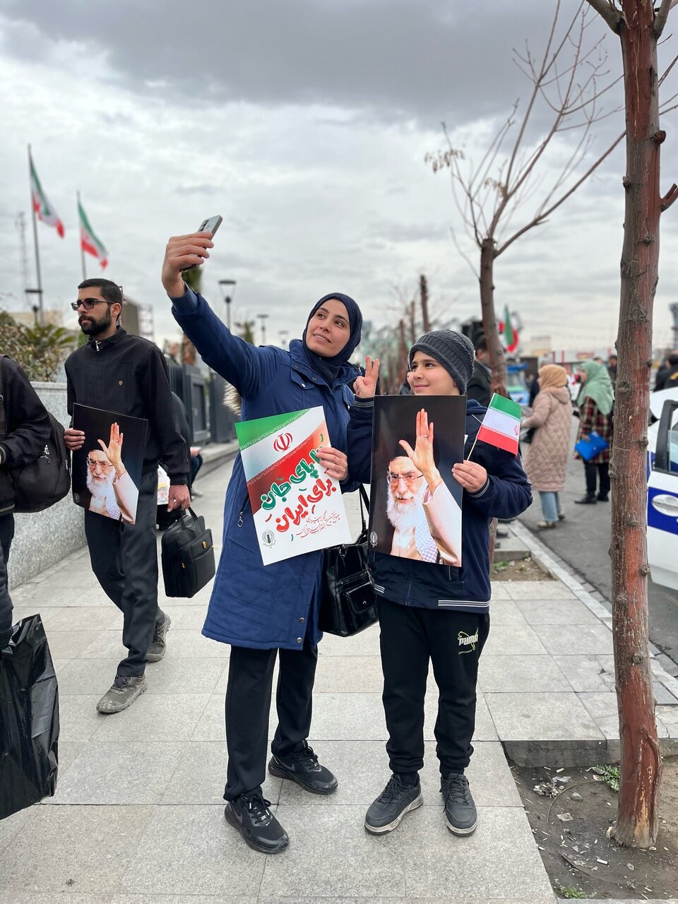 تصاویر موبایلی از مراسم راهپیمایی ۲۲ بهمن تهران