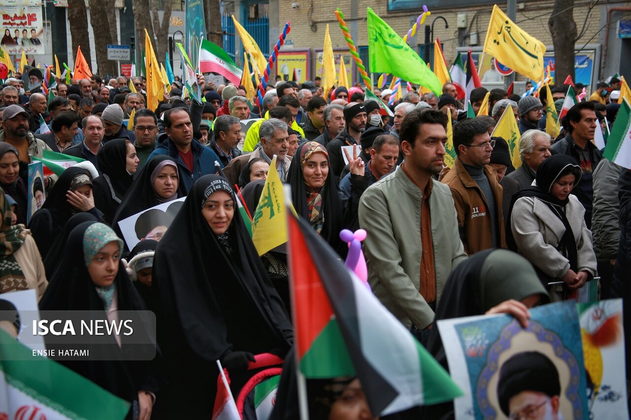 از میدان شهید تا مصلا، گامهای استوار مردم بجنورد، روایتی زنده از همبستگی و انسجام ملی را رقم زد