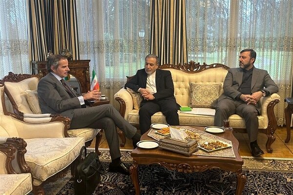 گروسی: مذاکرات فنی عمیقی با عراقچی داشتم + فیلم