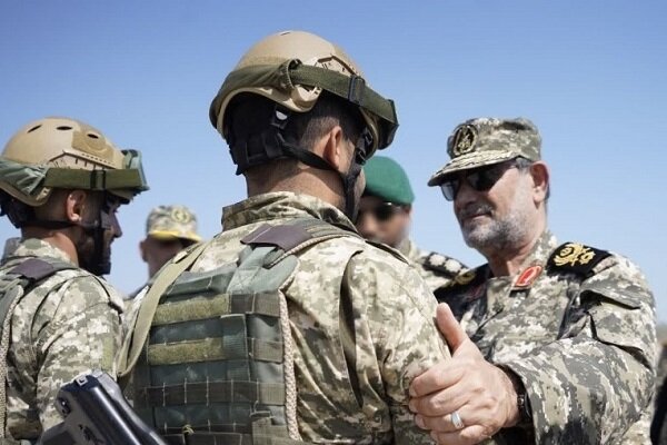 دریادار تنگسیری: برای بستن تنگه هرمز آماده‌ایم