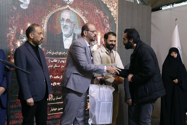 اعلمی: خود را موظف به انتقال روایت صحیح تاریخ انقلاب به نسل بعد می دانیم