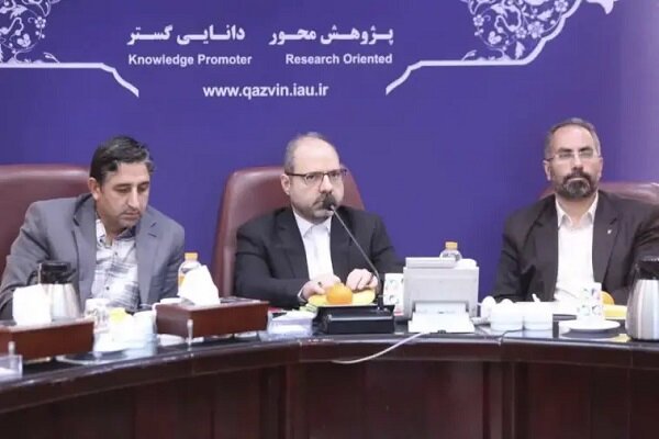 فعالیتهای پژوهشی باید به حل مسائل واقعی جامعه و صنعت منجر شود فعالیتهای پژوهشی باید به حل مسائل واقعی جامعه و صنعت منجر شود