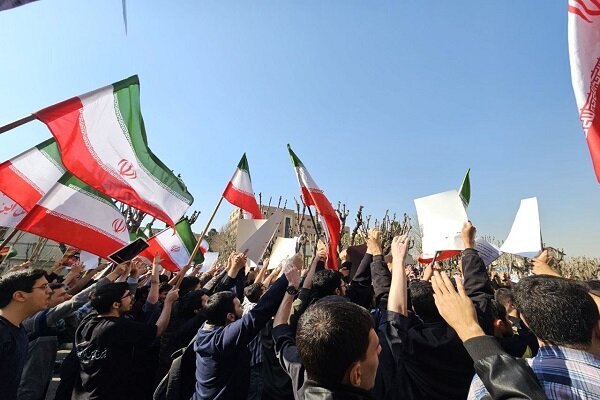 اعتراض بسیج دانشجویی شریف به هیات رئیسه دانشگاه/ آشوبگر و دانشجو یکی نیستند