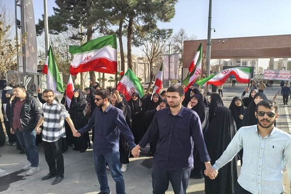 ۱۵ دانشجو در درگیریهای دانشگاه شریف مجروح شدند / انتقال چند نفر به بیمارستان و پایان تنش با عقبنشینی طرفین ۱۵ دانشجو در درگیریهای دانشگاه شریف مجروح شدند / انتقال چند نفر به بیمارستان و پایان تنش با عقبنشینی طرفین
