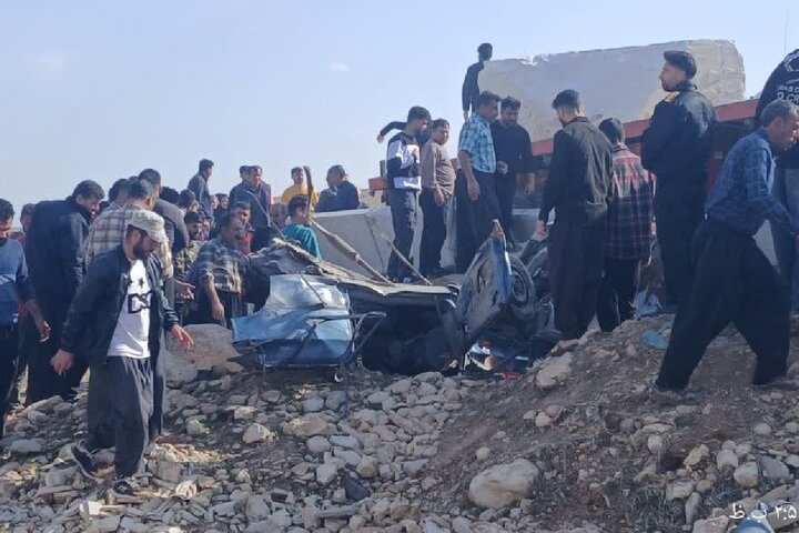 برخورد پراید و کامیون در محور اسلام‌آبادغرب به حسن‌آباد سه کشته برجا گذاشت
