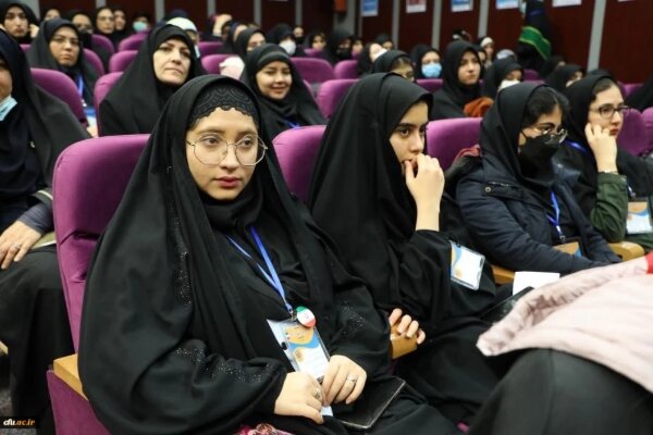 دانشگاه در تیررس دشمن