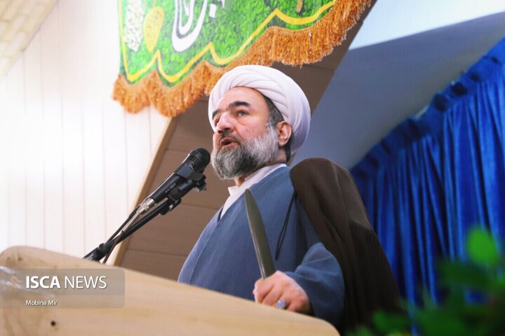 پیشرفت کشور را به مذاکره گره نزنیم