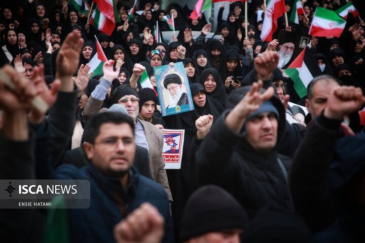 سوگواری ما انفعال ندارد/ جنبش دانشجویی با لباس رزم کف خیابان حضور دارد سوگواری ما انفعال ندارد/ جنبش دانشجویی با لباس رزم کف خیابان حضور دارد
