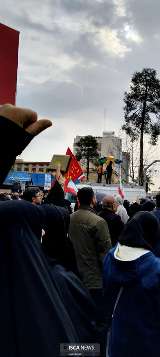 تجمع مردمی در سوگواری رهبر انقلاب