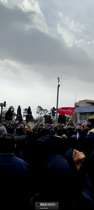تجمع مردمی در سوگواری رهبر انقلاب