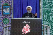 ملت ایران بیدار و شجاع در برابر آمریکا ایستاده است
