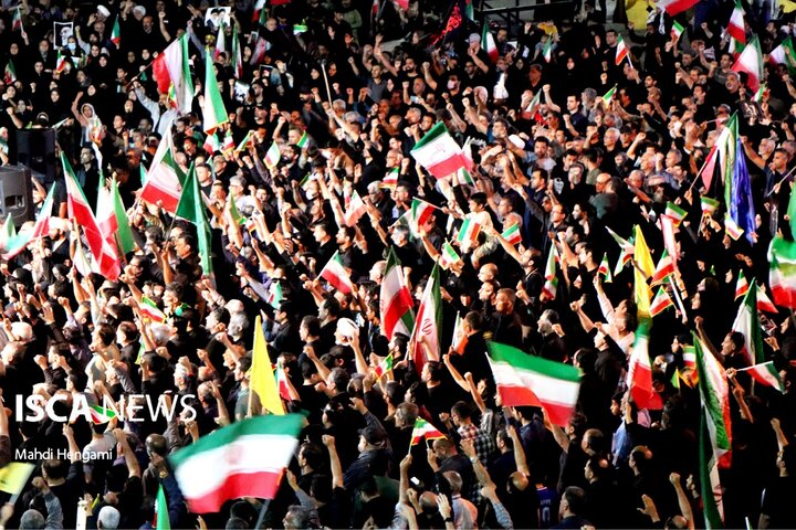 مردم یکپارچگی و هم‌صدایی خود را مقابل دشمن نشان دادند