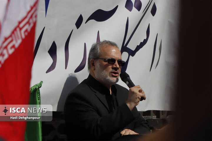 تجمع دانشگاهیان دانشگاه آزاد اسلامی خراسان رضوی در سوگ شهید آیت‌الله خامنه‌ای و اعتراض به تجاوزات دشمنان