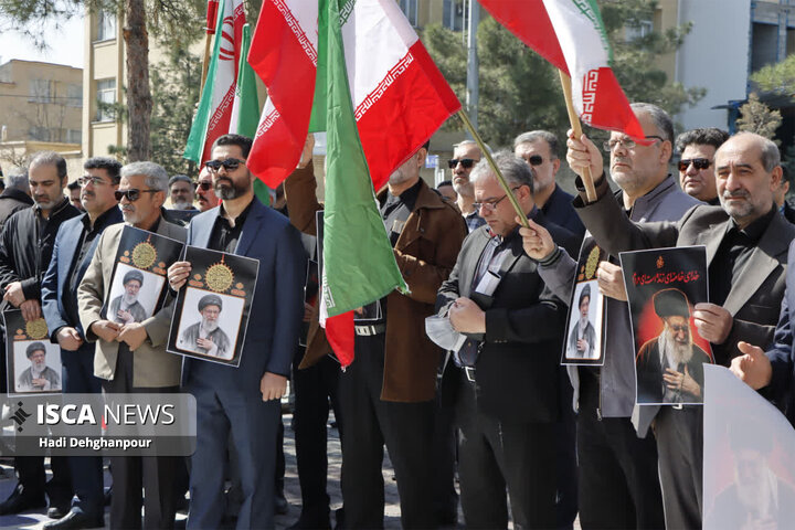 تجمع دانشگاهیان دانشگاه آزاد اسلامی خراسان رضوی در سوگ شهید آیت‌الله خامنه‌ای و اعتراض به تجاوزات دشمنان