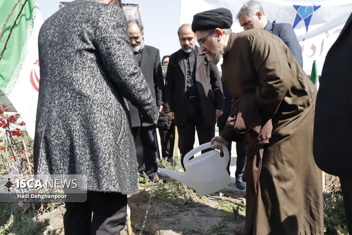 تجمع دانشگاهیان دانشگاه آزاد اسلامی خراسان رضوی در سوگ شهید آیت‌الله خامنه‌ای و اعتراض به تجاوزات دشمنان
