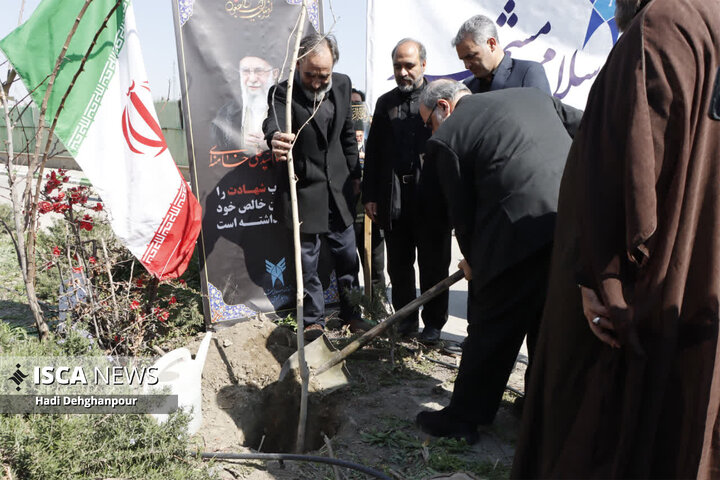 تجمع دانشگاهیان دانشگاه آزاد اسلامی خراسان رضوی در سوگ شهید آیت‌الله خامنه‌ای و اعتراض به تجاوزات دشمنان