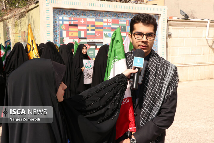 اجتماع دانشجویان مقابل نمایندگی وزارت امور خارجه در مشهد