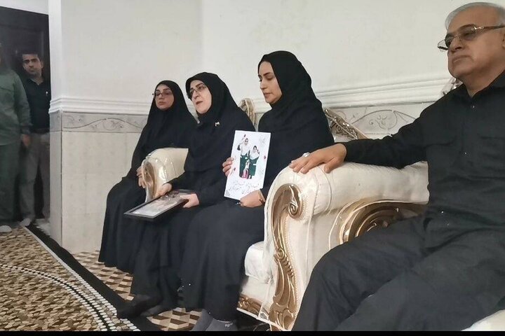خون شهدا بیمه‌کننده انقلاب اسلامی است