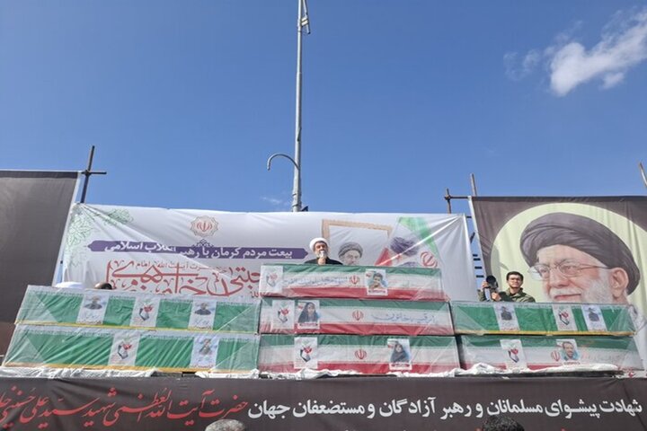 بیعت ملت ایران با رهبر شجاع، مسیر پیروزی را هموار کرد