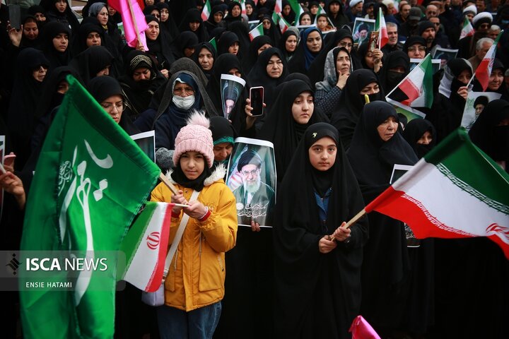 مراسم بیعت با رهبر سوم انقلاب