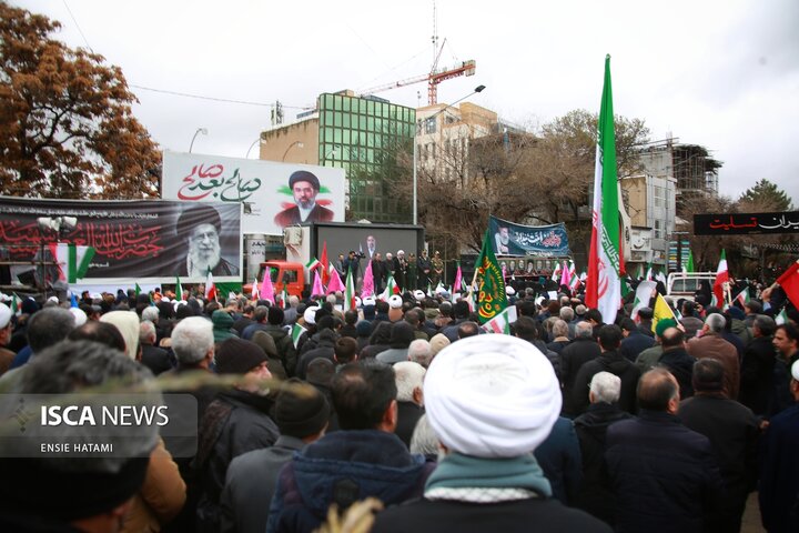 مراسم بیعت با رهبر سوم انقلاب