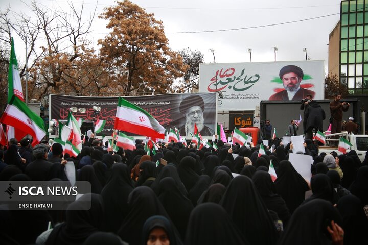 مراسم بیعت با رهبر سوم انقلاب