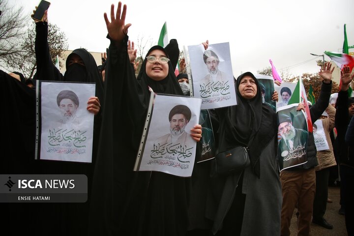 مراسم بیعت با رهبر سوم انقلاب