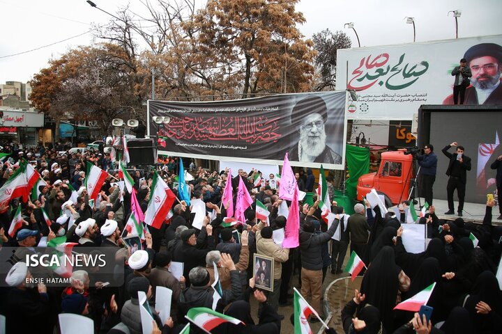 مراسم بیعت با رهبر سوم انقلاب