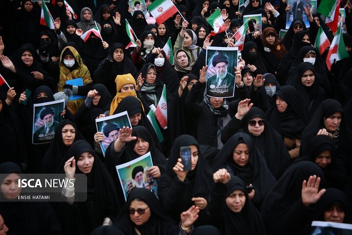 مراسم بیعت با رهبر سوم انقلاب