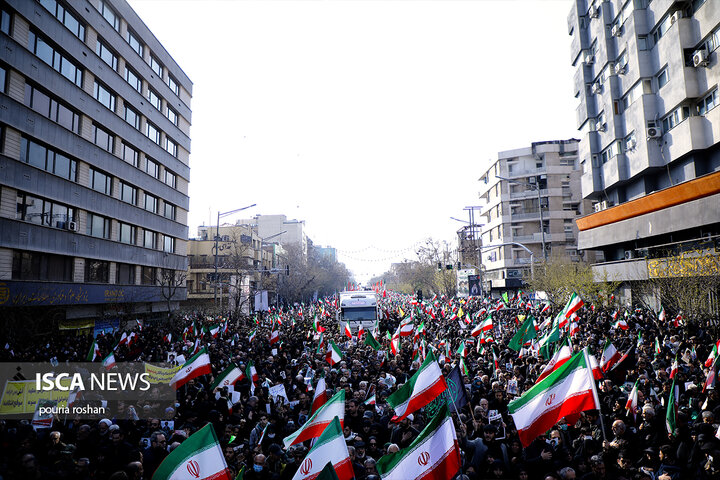 ایرانیان در بزنگاههای تاریخی، از دل رنج و ویرانی دوباره قد کشیدهاند ایرانیان در بزنگاههای تاریخی، از دل رنج و ویرانی دوباره قد کشیدهاند