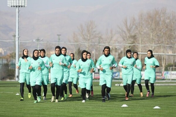 دختران فوتبالیست بم برای لیگ قهرمانان آسیا آماده می‌شوند