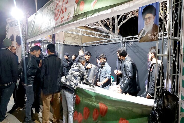 پسرهای میدان گاندی؛ از اعتراض تا موکب‌داری