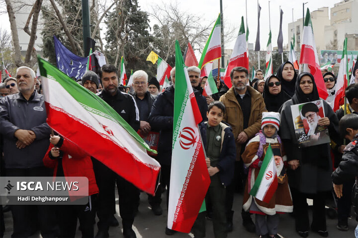 حضور خانواده دانشگاه آزاد اسلامی مشهد در راهپیمایی روز جهانی قدس