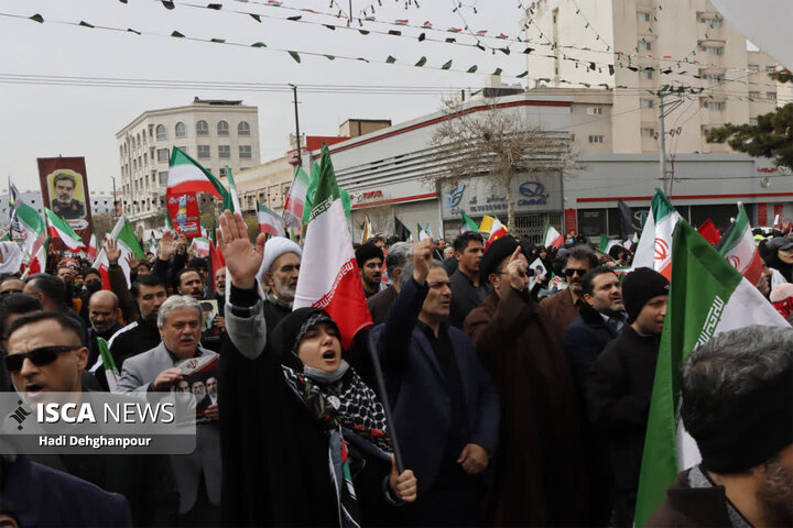 حضور خانواده دانشگاه آزاد اسلامی مشهد در راهپیمایی روز جهانی قدس