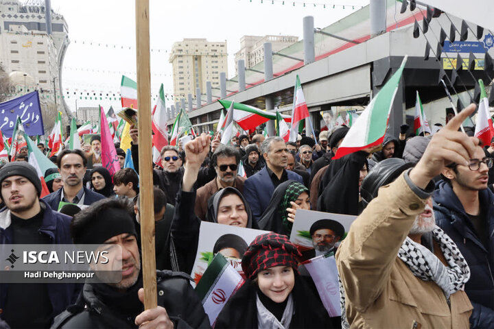 حضور خانواده دانشگاه آزاد اسلامی مشهد در راهپیمایی روز جهانی قدس
