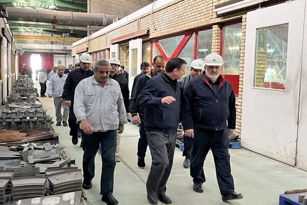 وزیر نیرو: کارکنان نیروگاه‌ها سنگربانان تولید برق هستند