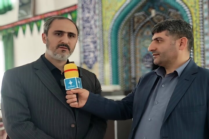 استقامت و صلابت خانواده‌های شهدا، درس‌آموز است