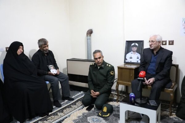 شهدا، الهام بخش جوانان در ادوار آینده می شوند