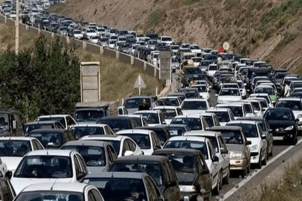 ترافیک در جاده چالوس سنگین است/ مهگرفتگی و باران در محور هراز و فیروزکوه ترافیک در جاده چالوس سنگین است/ مهگرفتگی و باران در محور هراز و فیروزکوه