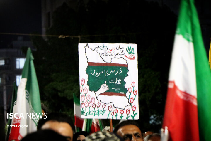 عزای «امام‌شهید» و بیعت با «امام‌جدید»؛ سوگواری و تجدید میثاق مردم بندرعباس در محله نایبند