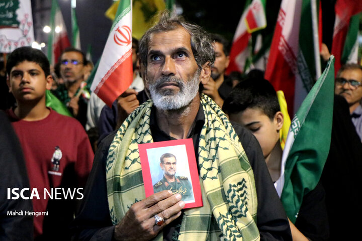 عزای «امام‌شهید» و بیعت با «امام‌جدید»؛ سوگواری و تجدید میثاق مردم بندرعباس در محله نایبند