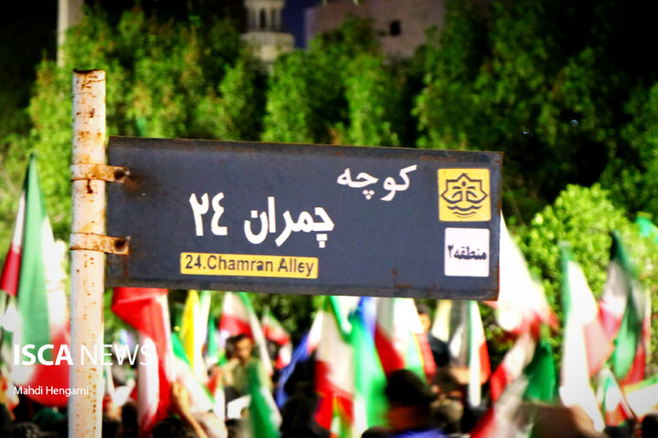 عزای «امام‌شهید» و بیعت با «امام‌جدید»؛ سوگواری و تجدید میثاق مردم بندرعباس در محله نایبند