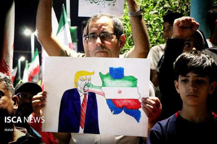 عزای «امام‌شهید» و بیعت با «امام‌جدید»؛ سوگواری و تجدید میثاق مردم بندرعباس در محله نایبند