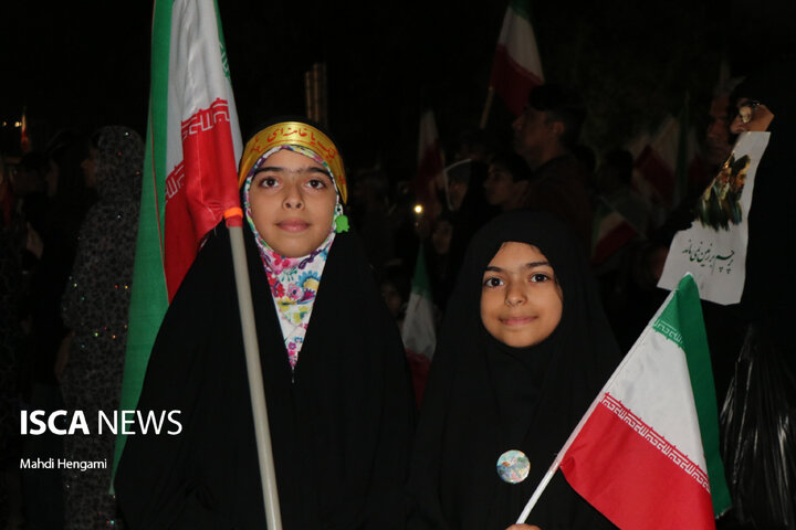 عزای «امام‌شهید» و بیعت با «امام‌جدید»؛ سوگواری و تجدید میثاق مردم بندرعباس در محله نایبند