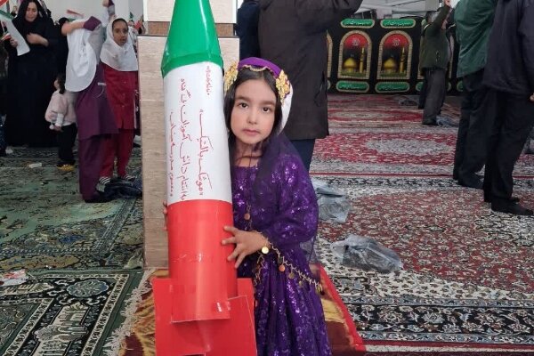 اجتماع دختران عشایر کهگیلویه و بویراحمد با رهبری