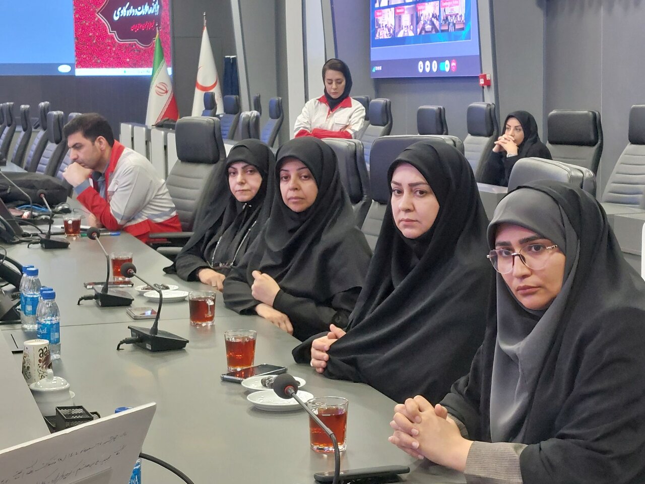 مشاور رئیس دانشگاه آزاد در جمع هلالاحمر احمریها حاضر شد