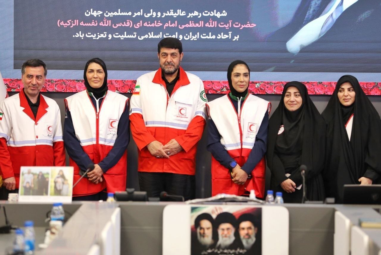 مشاور رئیس دانشگاه آزاد در جمع هلالاحمر احمریها حاضر شد