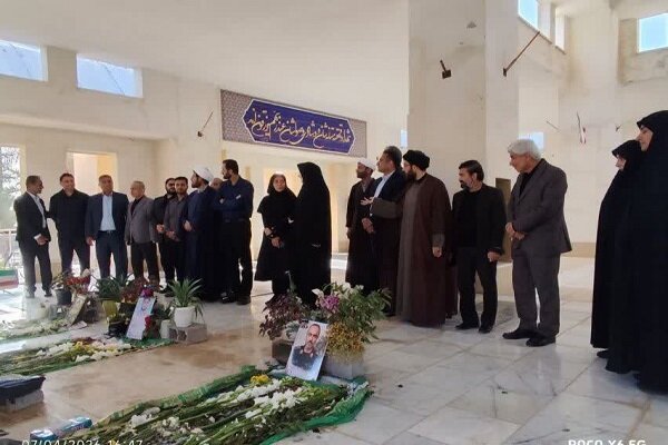 عطرافشانی گلزار شهدای دالکی؛ تجدید میثاق با آرمان‌های انقلاب همراه با یادبود شهدای جنگ رمضان