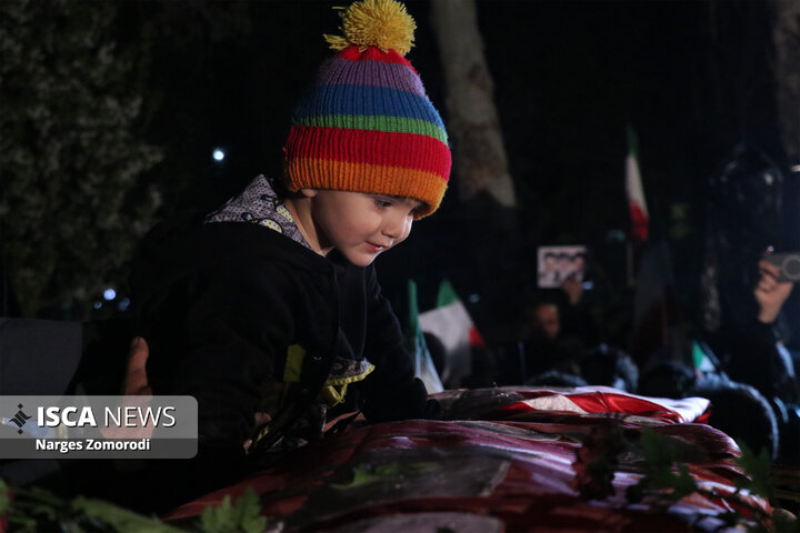 مراسم تشییع و تدفین پیکر شهید «حسین عشقی» از شهدای جنگ تحمیلی سوم در مشهد